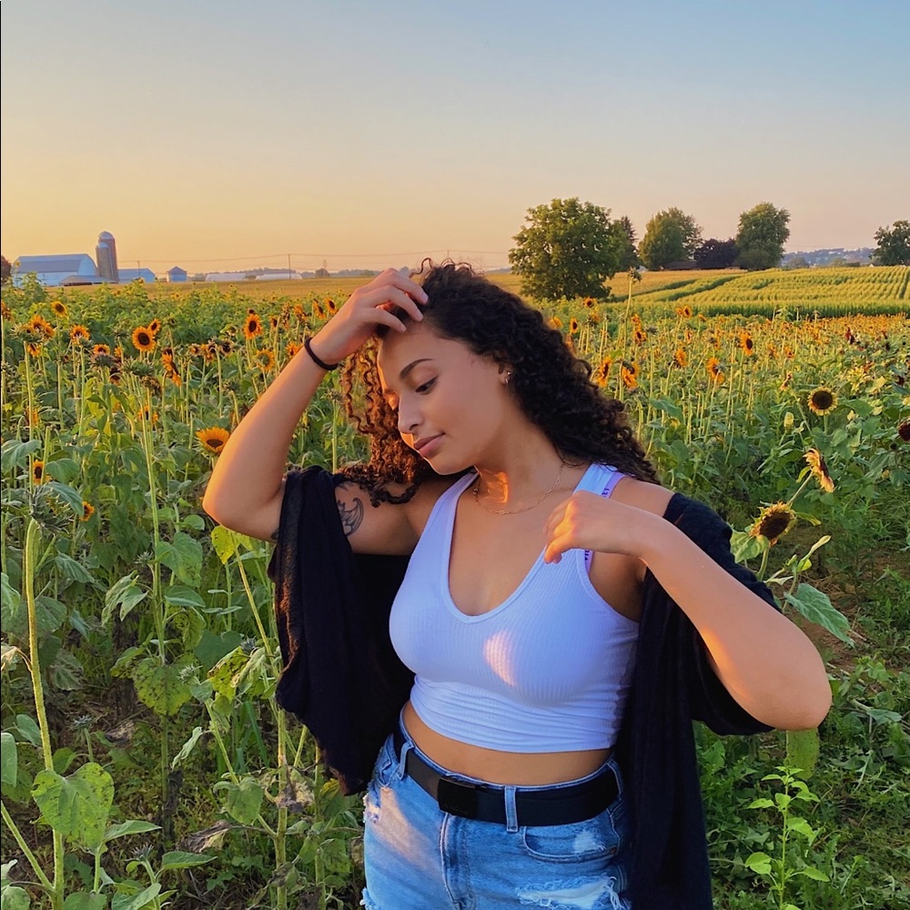 Meet your Posher, Elisabel